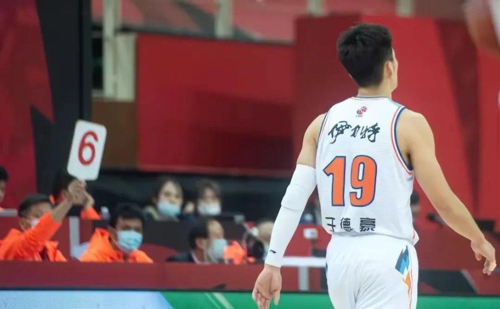 一代女皇艳史79分钟三级